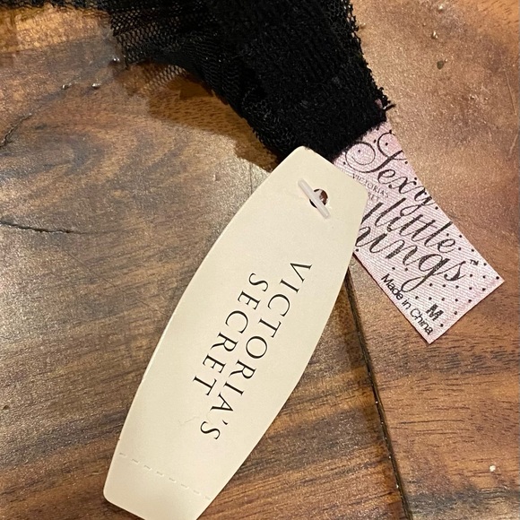 Victoria’s Secret sexy peekaboo lace bra - Picture 3 of 5